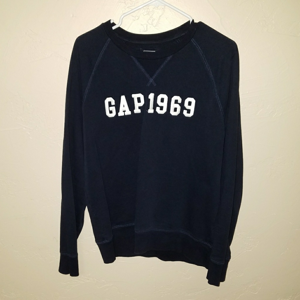 Gap sweater